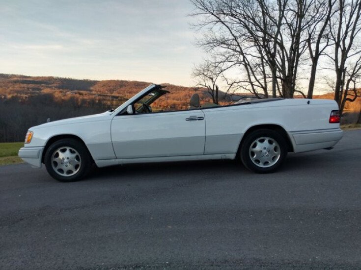 Thumbnail Photo undefined for 1995 Mercedes-Benz E 320 Convertible